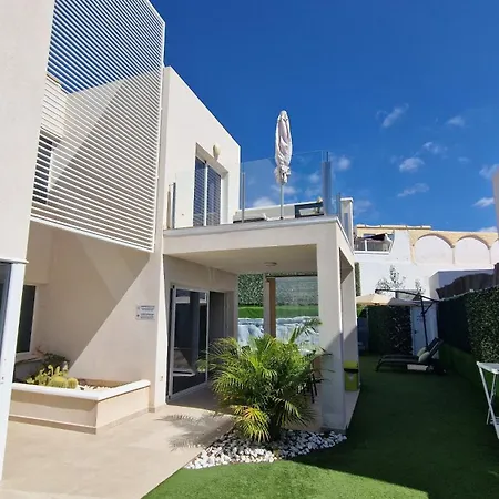 Paraiso-luxury With Heated Pool Villa *