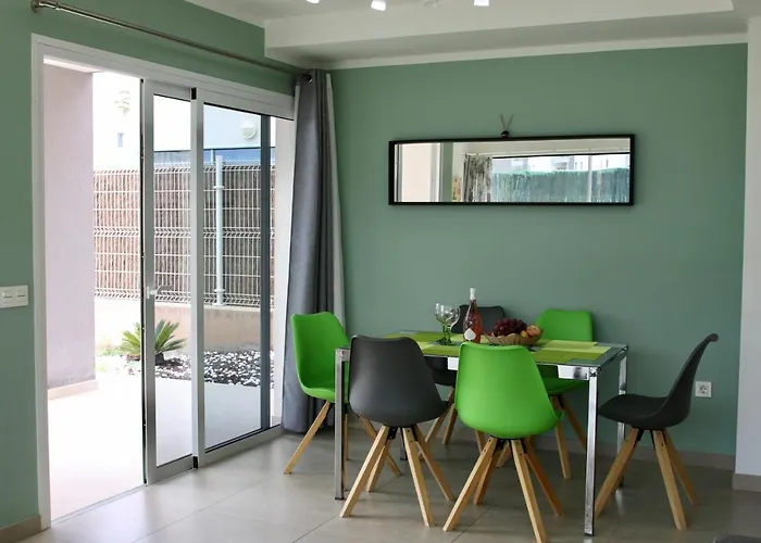 Paraiso-luxury With Heated Pool Villa *